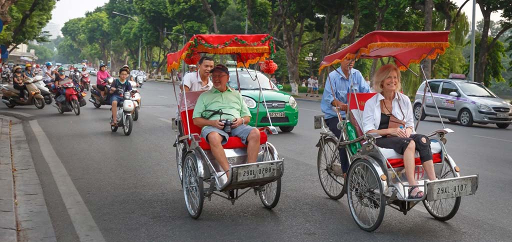 balade en clyclo-pousse à Hanoi