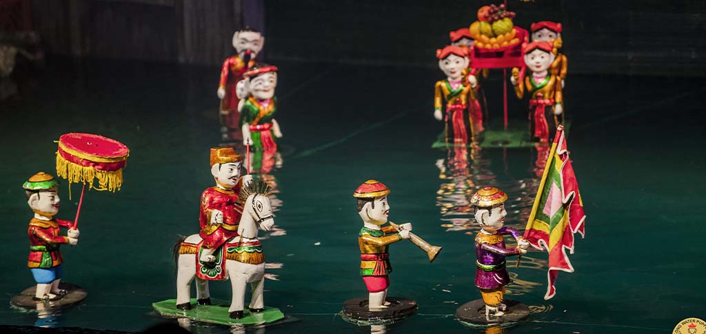 Spectacle des marionnettes sur l'eau à Hanoi