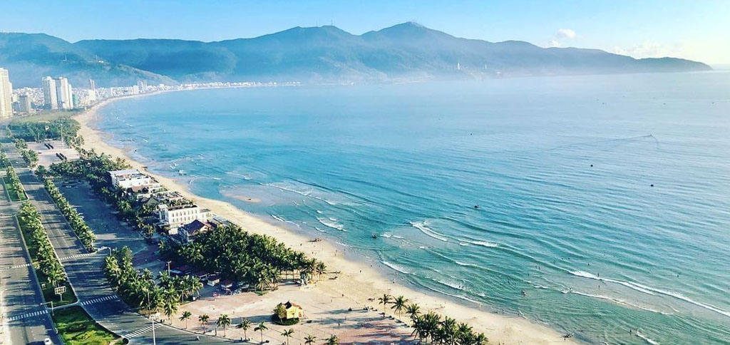 Détente à la plage de Danang